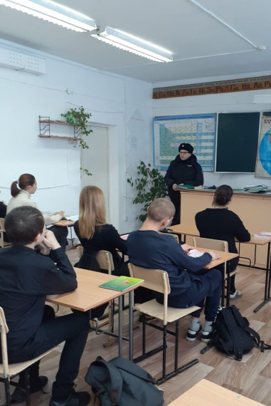 ПРОФИЛАКТИЧЕСКАЯ БЕСЕДА С СОТРУДНИКОМ ПОЛИЦИИ.